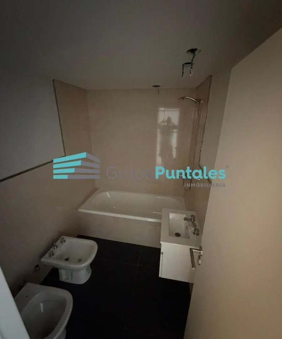 Departamento monoambiente en Canning Center Apto Profesional 33 m2 mas patio. Cochera opcional 2