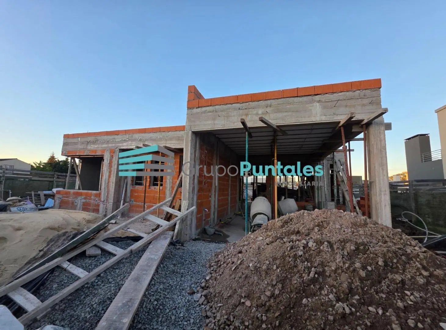 Casa en Canning Chico en una planta entrega terminada Septiembre 26 2