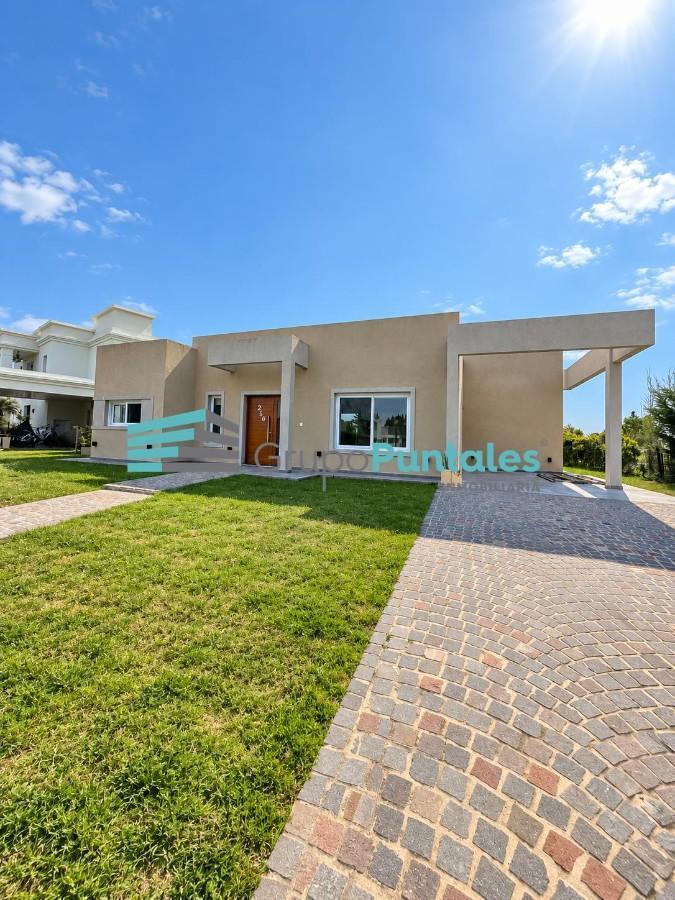 Foto de Casa a estrenar en Barrio Santa Ines en una planta con fondo a espacio, imagen 5