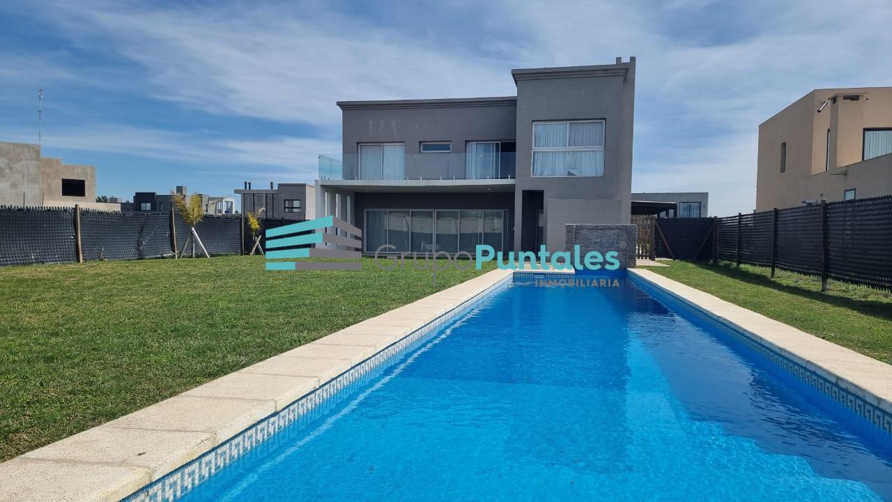 Foto de Excelente Casa en Barrio Lagos de Canning con 4 dormitorios y gran, imagen 3