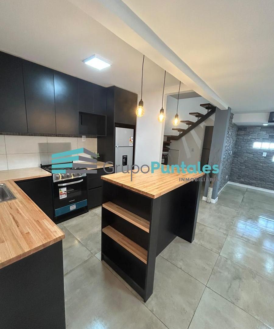 Foto de Duplex tipo PH totalmente reciclado en Mar del Plata 4 ambientes a mts, imagen 2