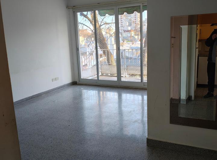 Departamento 4 ambientes al frente en zona DOHO 2