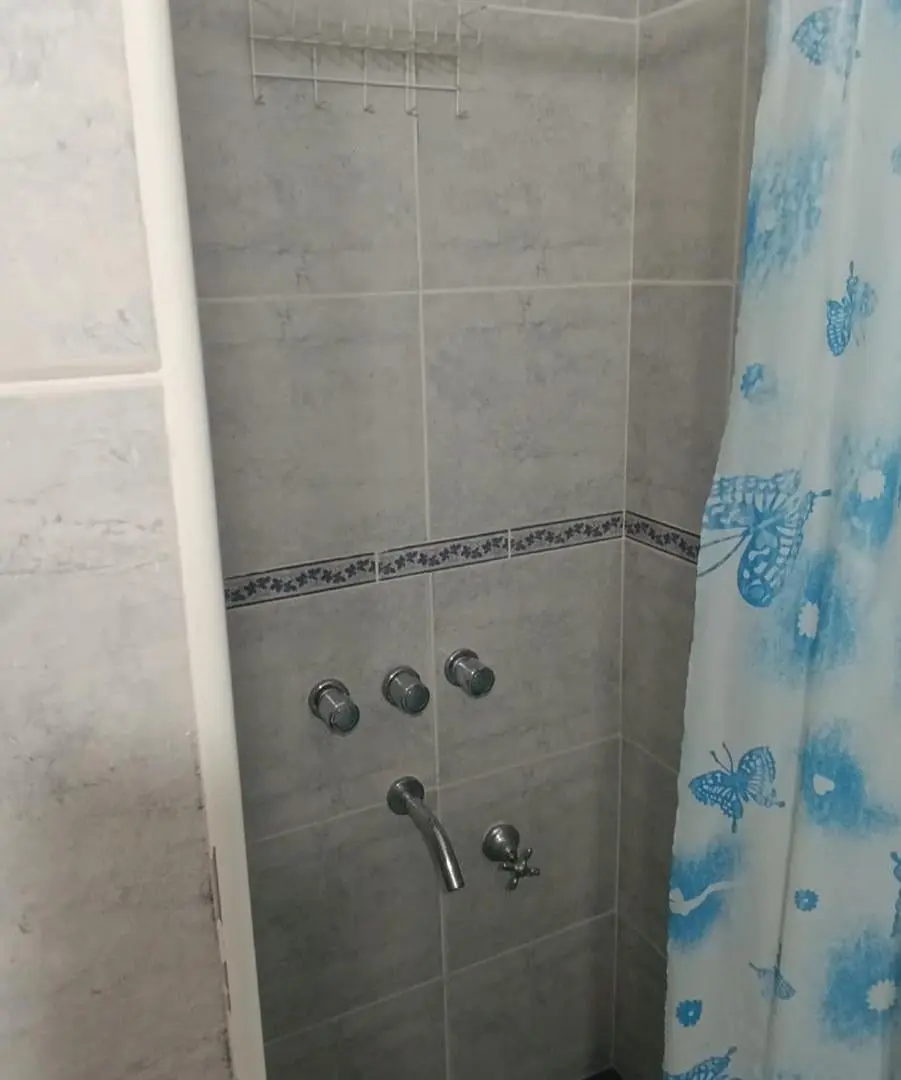 MONOAMBIENTE IMPECABLE COLON Y ARENALES 8