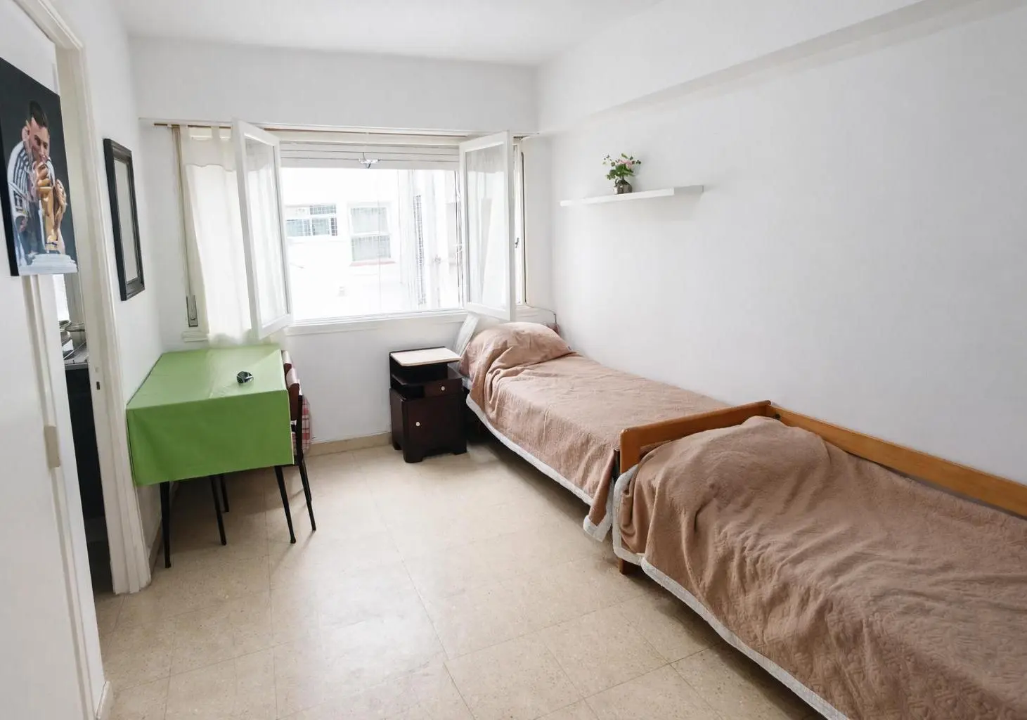 MONOAMBIENTE IMPECABLE COLON Y ARENALES 5