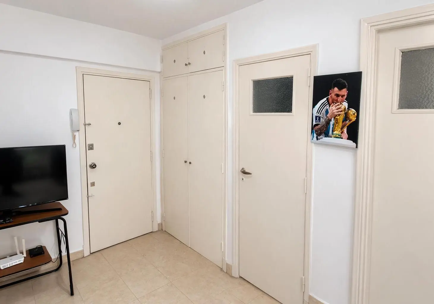 MONOAMBIENTE IMPECABLE COLON Y ARENALES 4