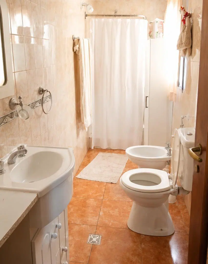 CASA 3 AMB MAS DOS DEPTO DE 2 AMB ATRÁS 4