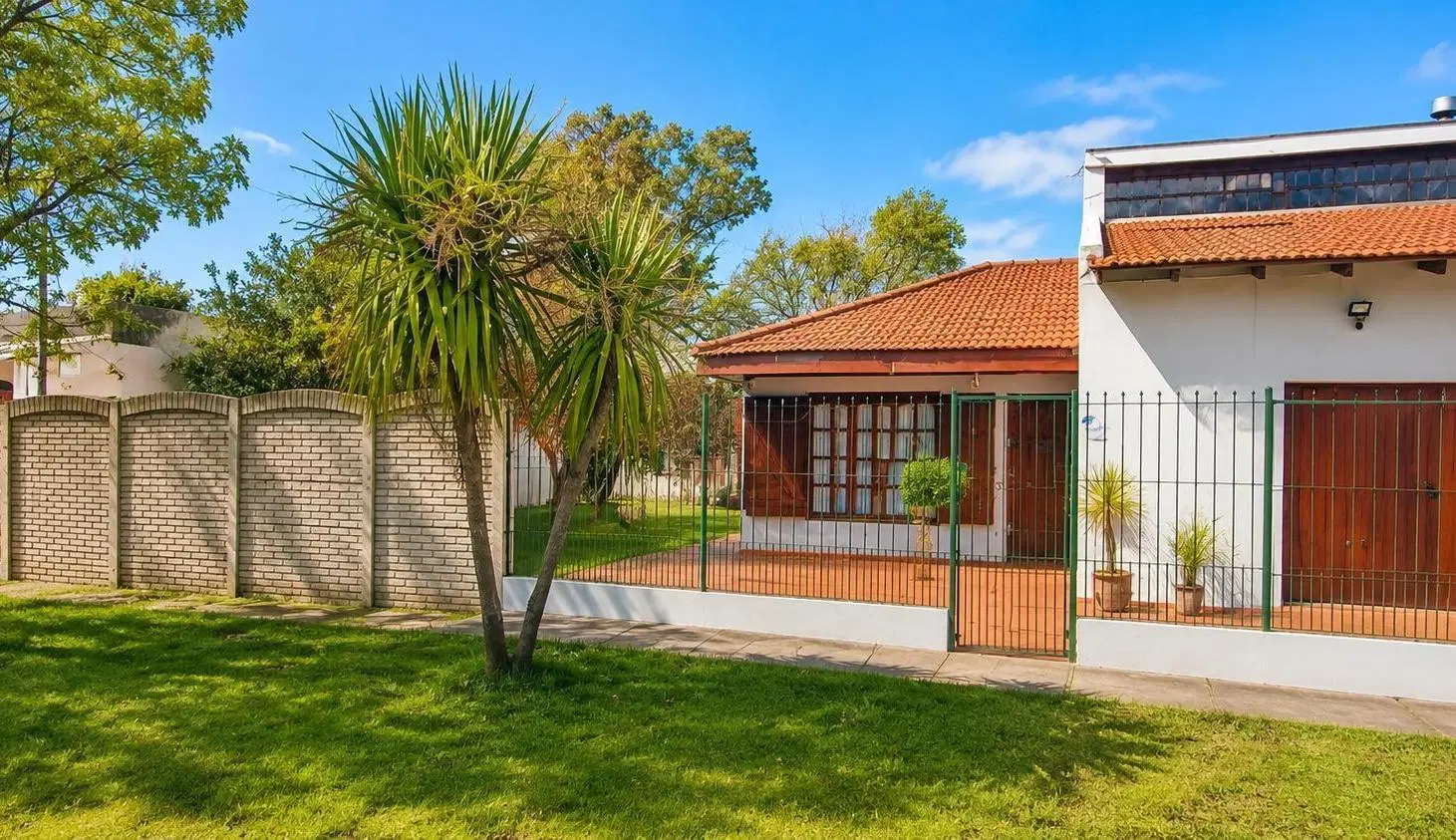 CASA 3 AMB MAS DOS DEPTO DE 2 AMB ATRÁS 2