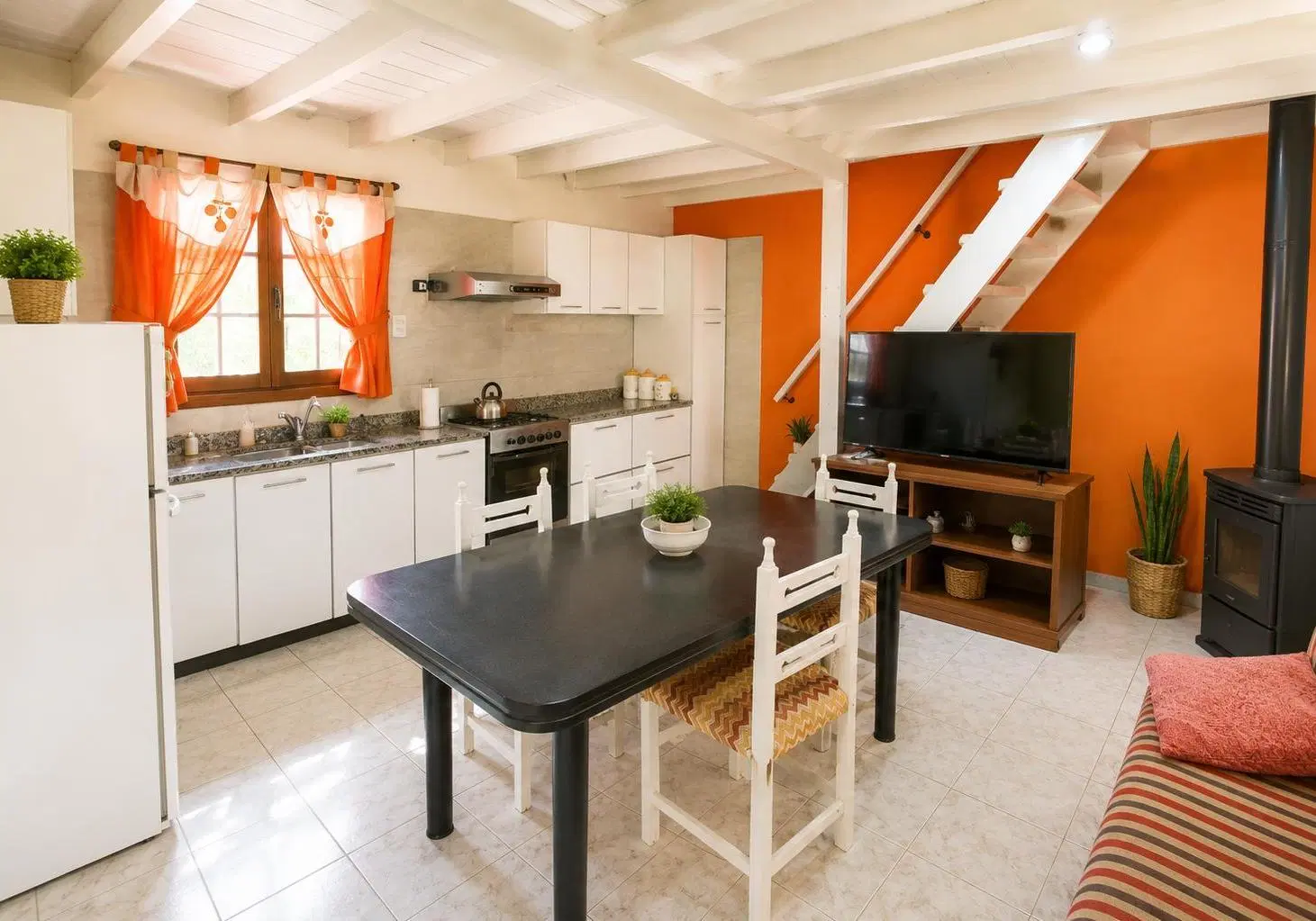 CASA 3 AMB MAS DOS DEPTO DE 2 AMB ATRÁS 5