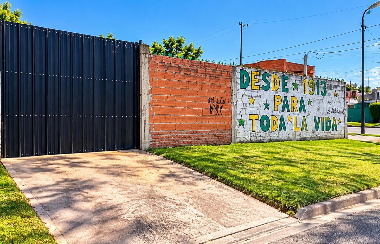 Foto de Vendo lote en esquina sobre Av. Antártida Argentina – Mar del Plata, imagen 2