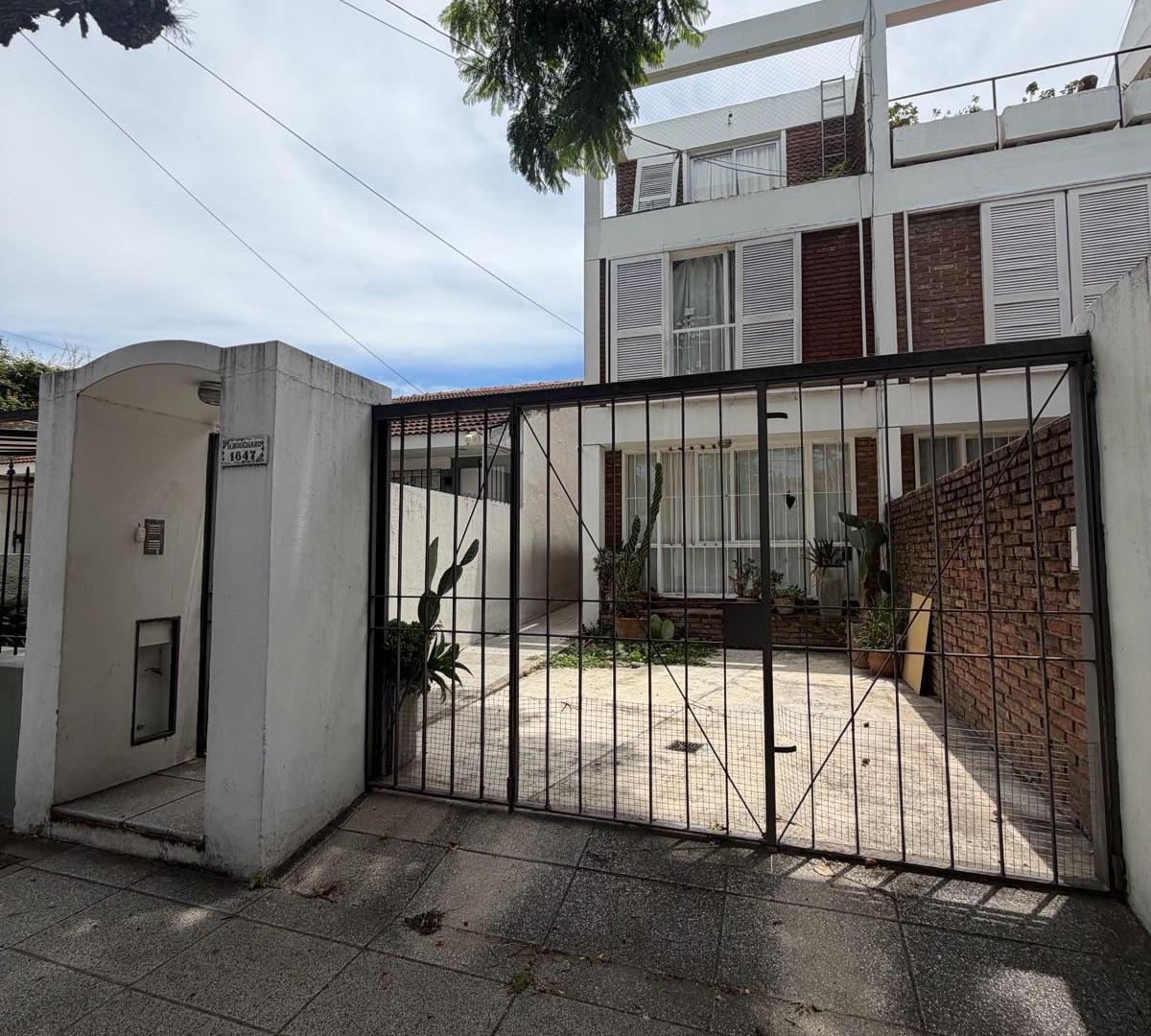 Casa en Olivos con parque y cochera