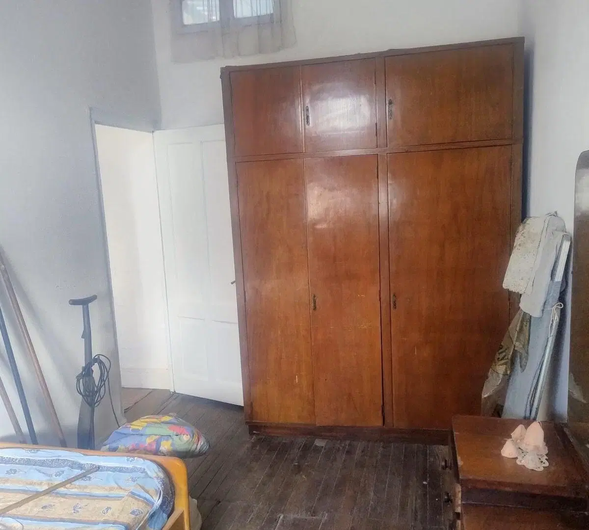 2 Ambientes con pequeña cocina y baño    cerca de todo 2