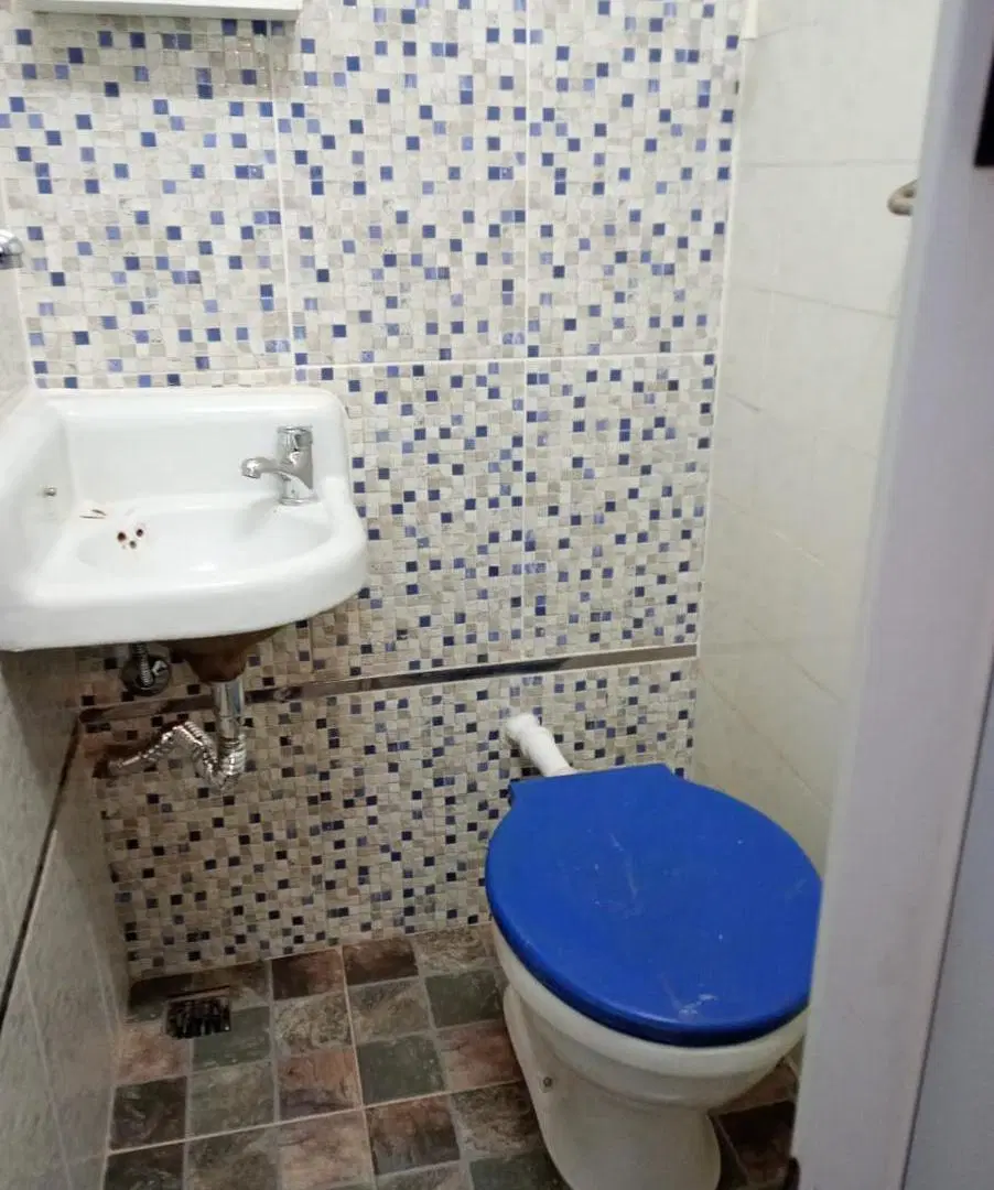 2 Ambientes con pequeña cocina y baño    cerca de todo 5