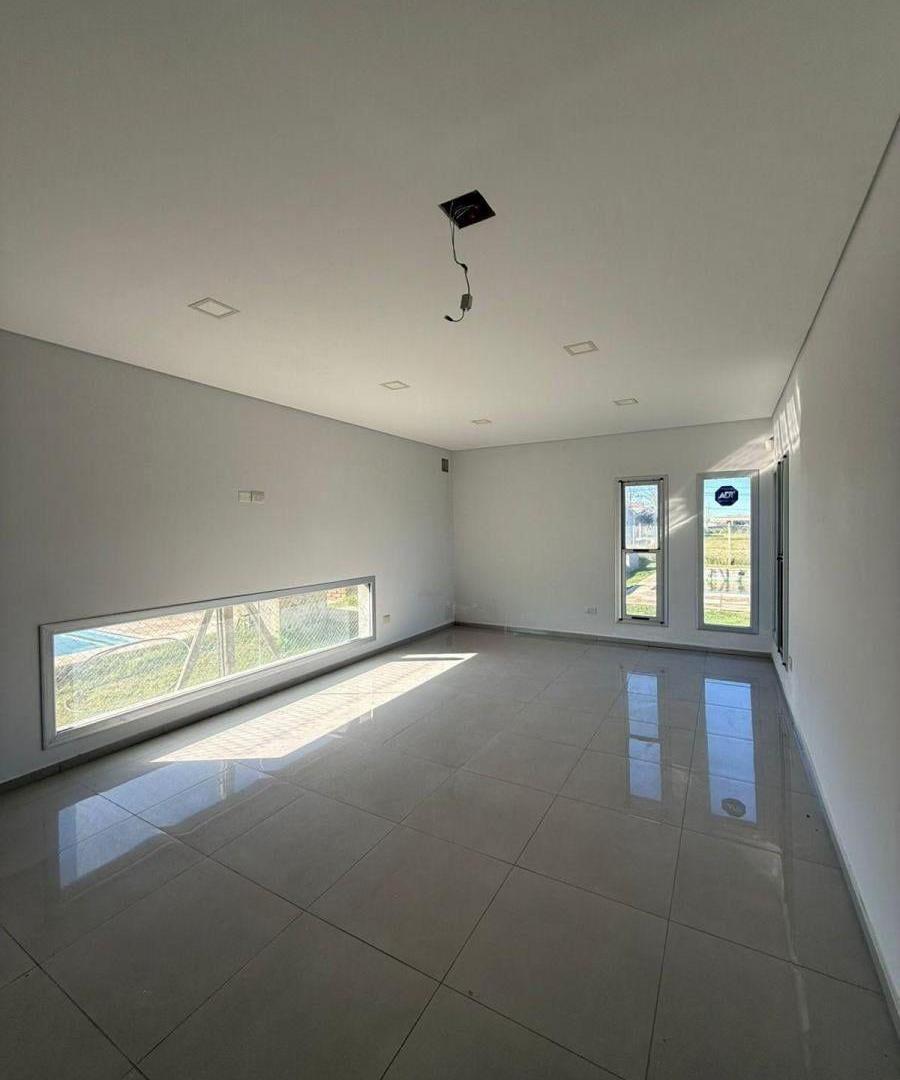 Foto de Venta Impecable Casa 3 Dorm., 2 Baños, Piscina y Galería con Parrillero, imagen 1