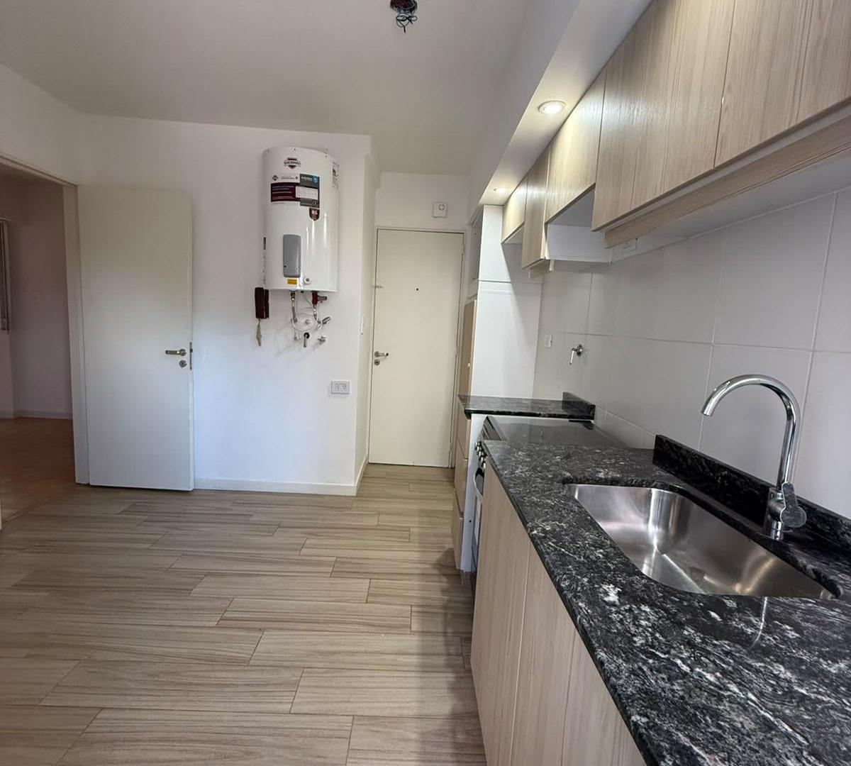 Foto de Dpto 2 Dormitorios, impecable estado y distribución, baño completo +, imagen 1