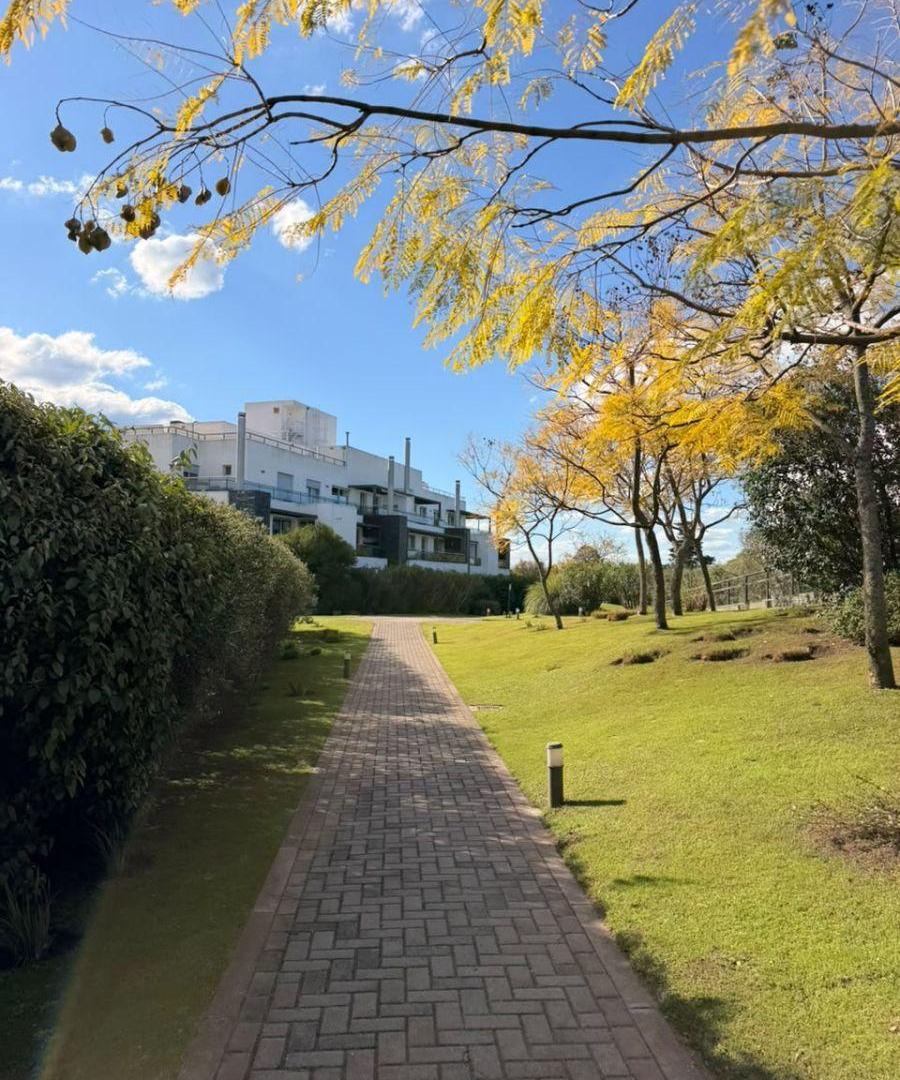 Foto de VENDO DEPARTAMENTO CATEGORIA PREMIUM CASONAS DEL GOLF VILLA ALLENDE, imagen 4