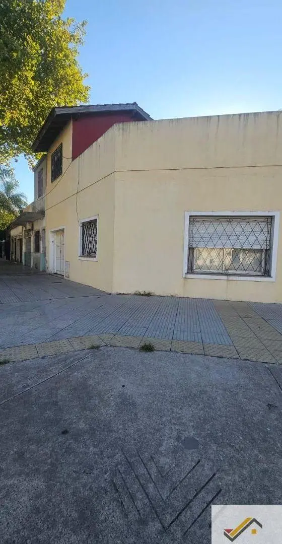 Casa en venta c/ cochera en Liniers 5