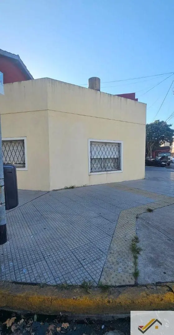 Casa en venta c/ cochera en Liniers 3
