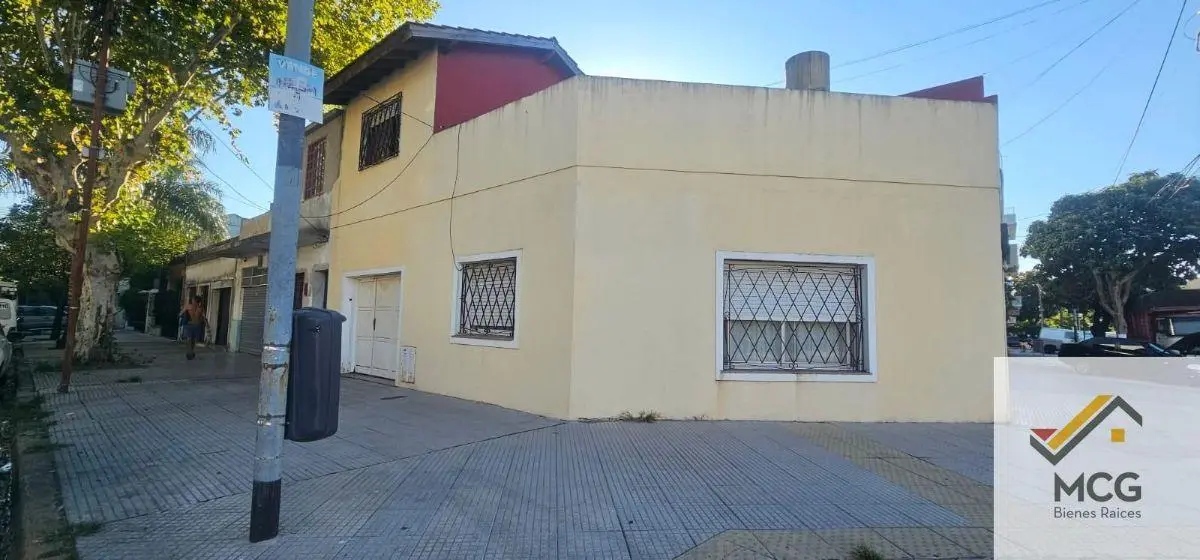Casa en venta c/ cochera en Liniers 2