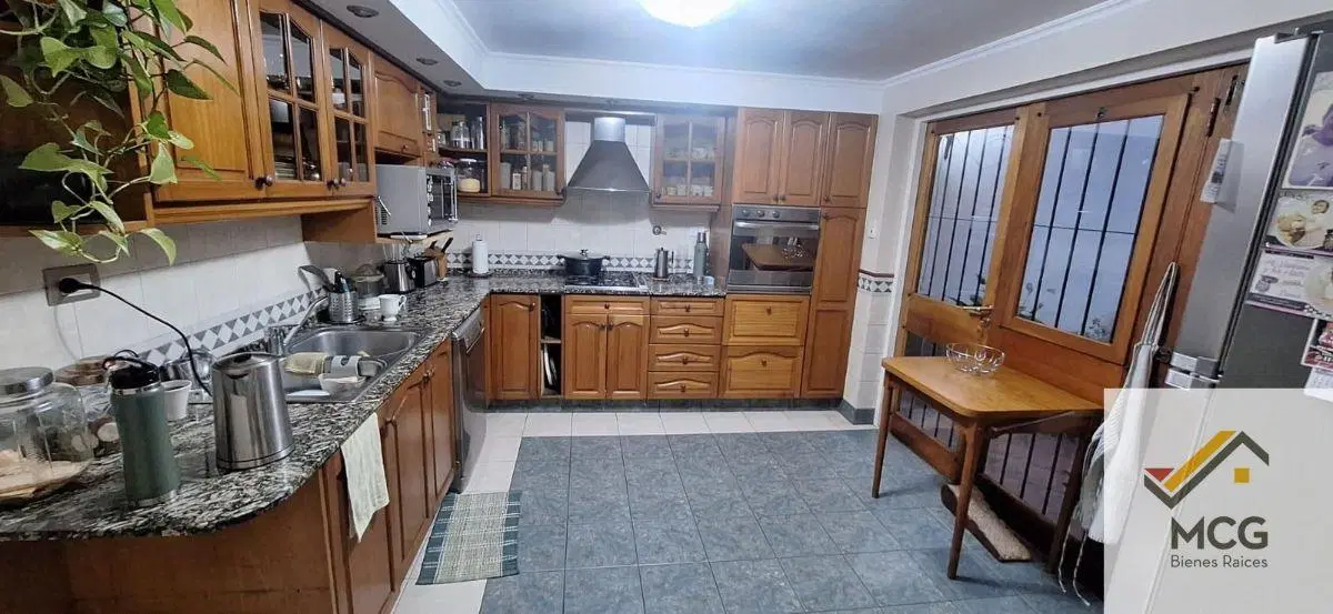 Casa en venta c/ cochera en Mataderos 8