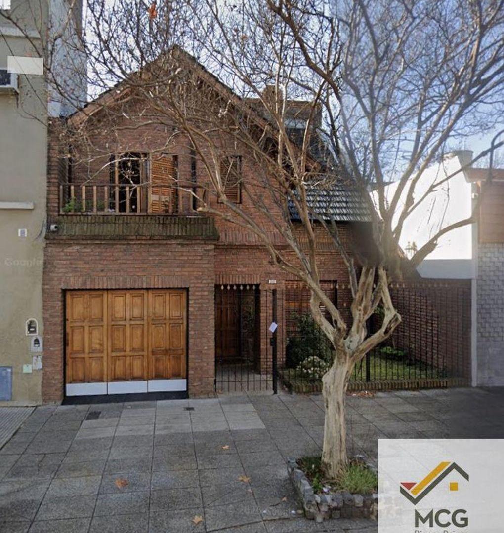 Casa en venta c/ cochera en Mataderos