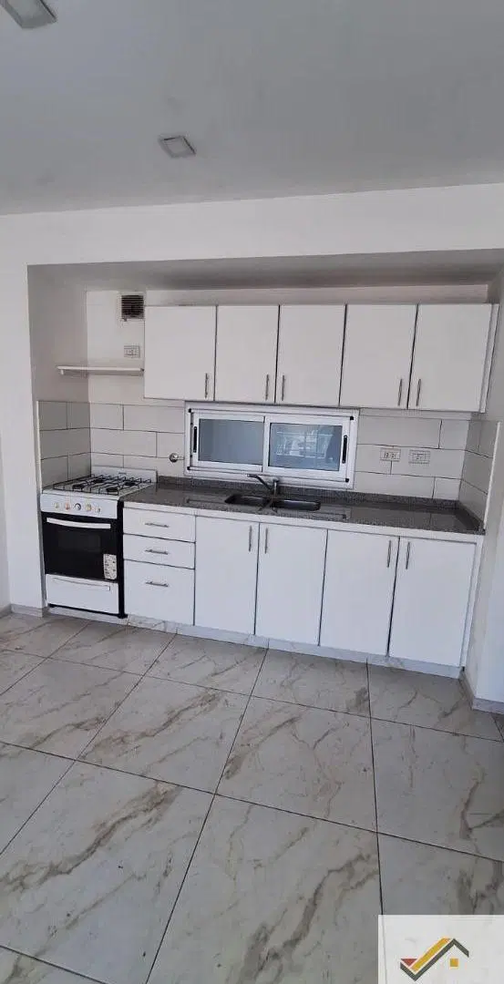 Departamento en alquiler en Parque Avellaneda 5