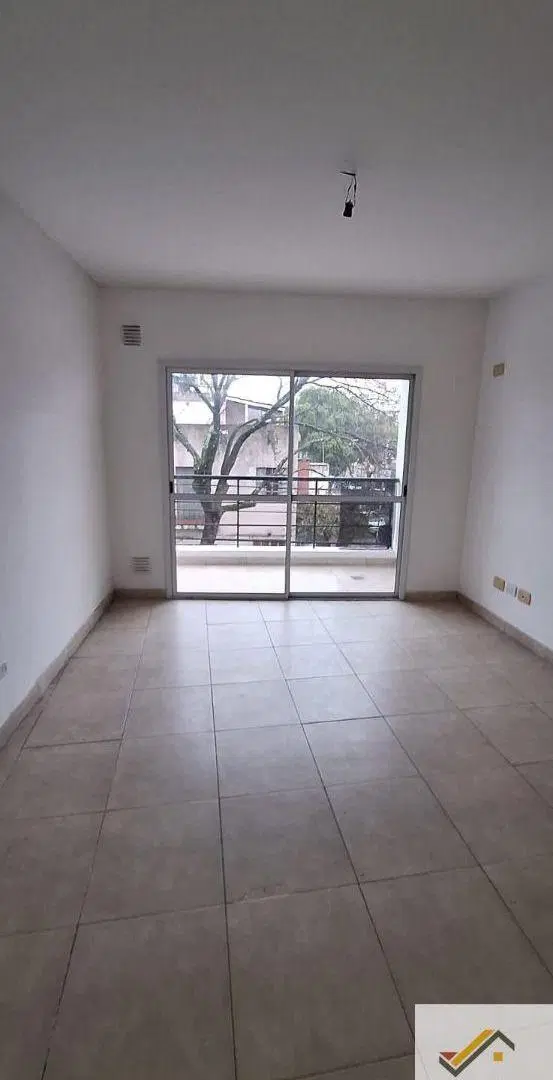 Departamento en alquiler en Floresta 3