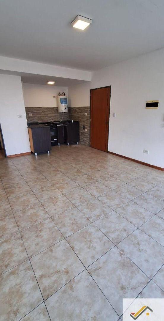Foto de Departamento en alquiler en Villa Luro, imagen 1