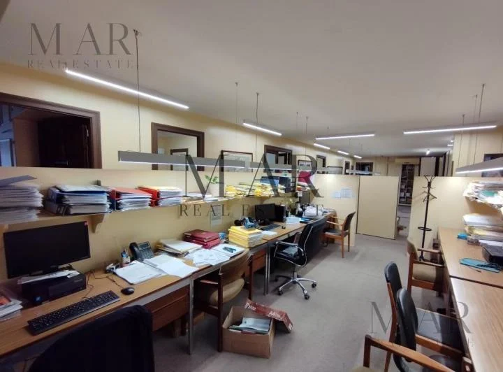 Oficina en alquiler y venta.  Av. Córdoba y Carlos Pellegrini 5
