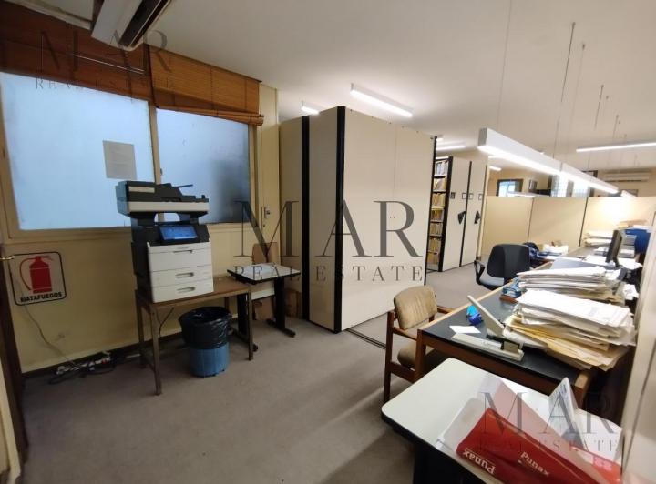Oficina en alquiler y venta.  Av. Córdoba y Carlos Pellegrini 3