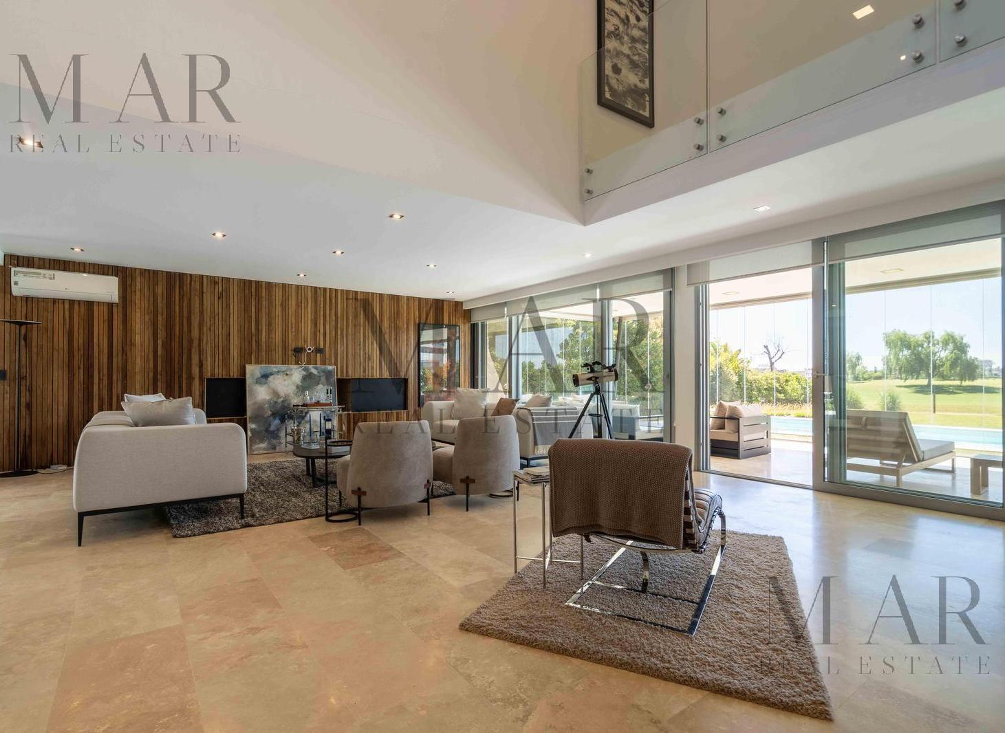 Foto de Casa en Venta en El Golf, Nordelta con 5 dormitorios en suite y vista, imagen 1