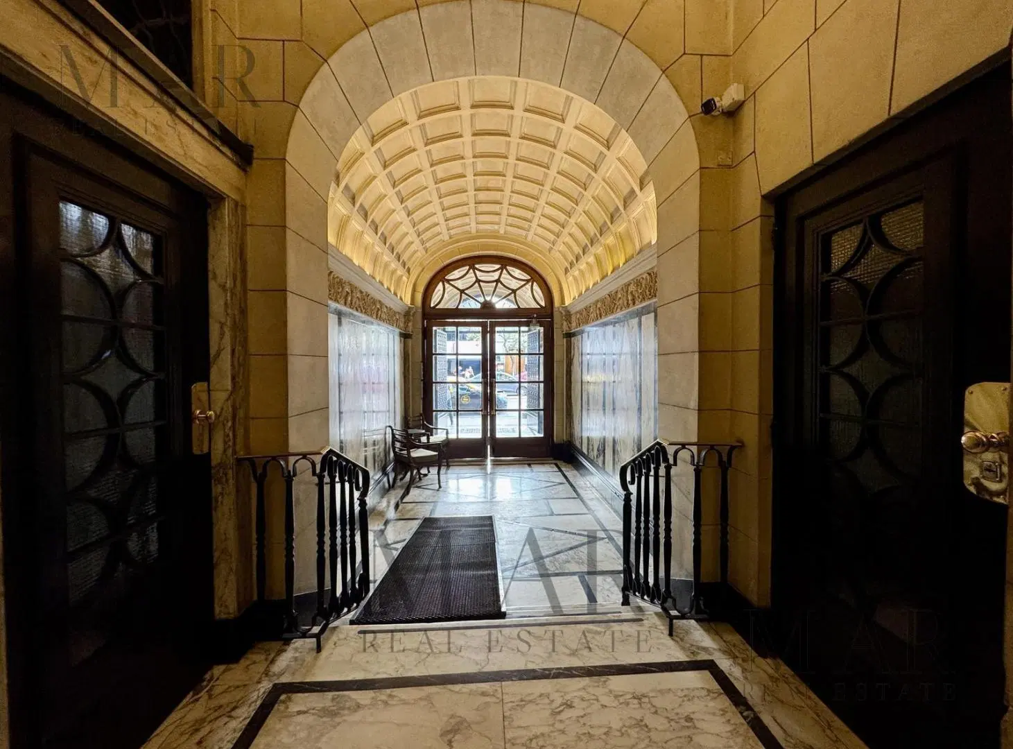 Oficina en alquiler y venta Av Córdoba y Carlos Pellegrini 4
