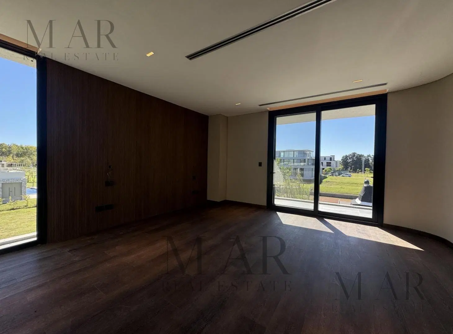 Casa en venta 5 suites con salida al rio Lujan,  Yacht Nordelta 4