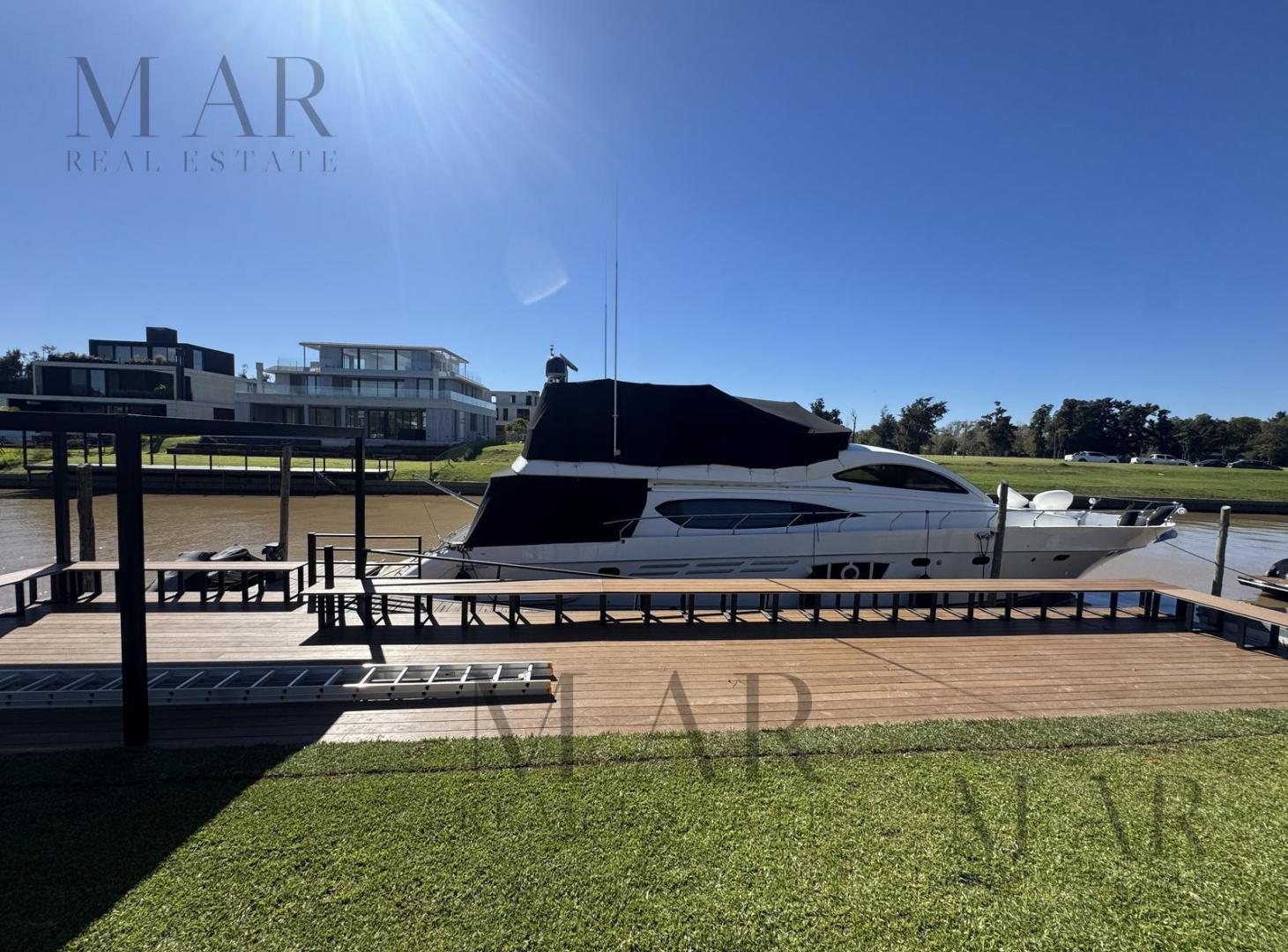Casa en venta 5 suites con salida al rio Lujan,  Yacht Nordelta