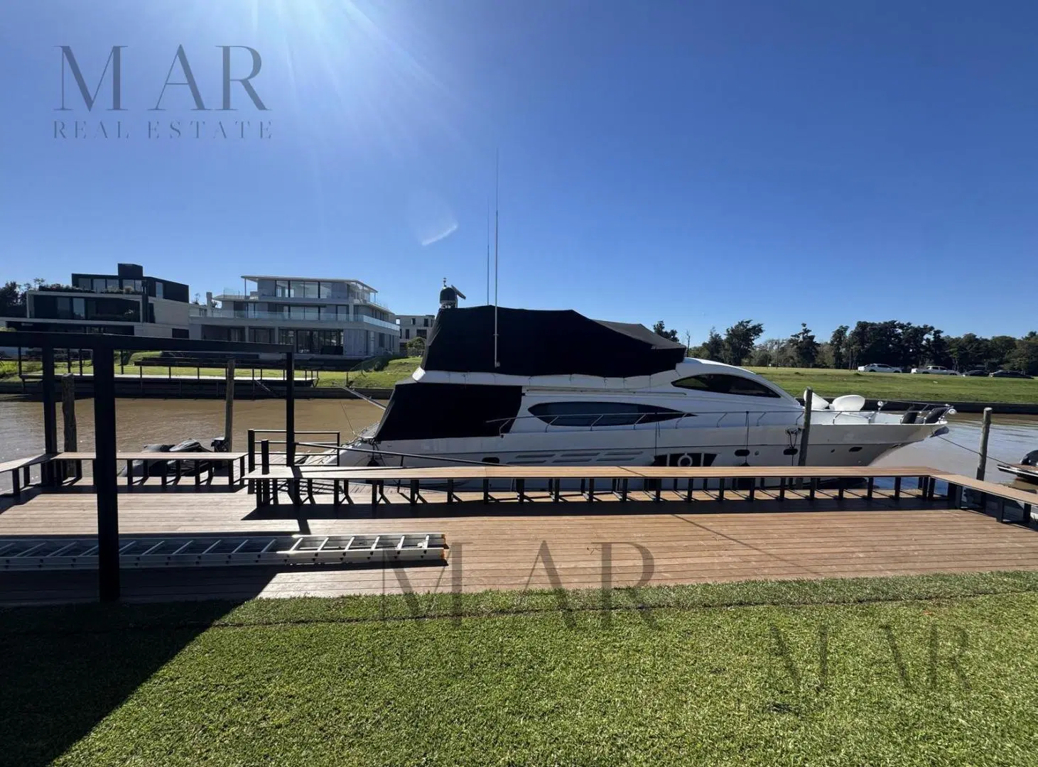 Casa en venta 5 suites con salida al rio Lujan,  Yacht Nordelta 2