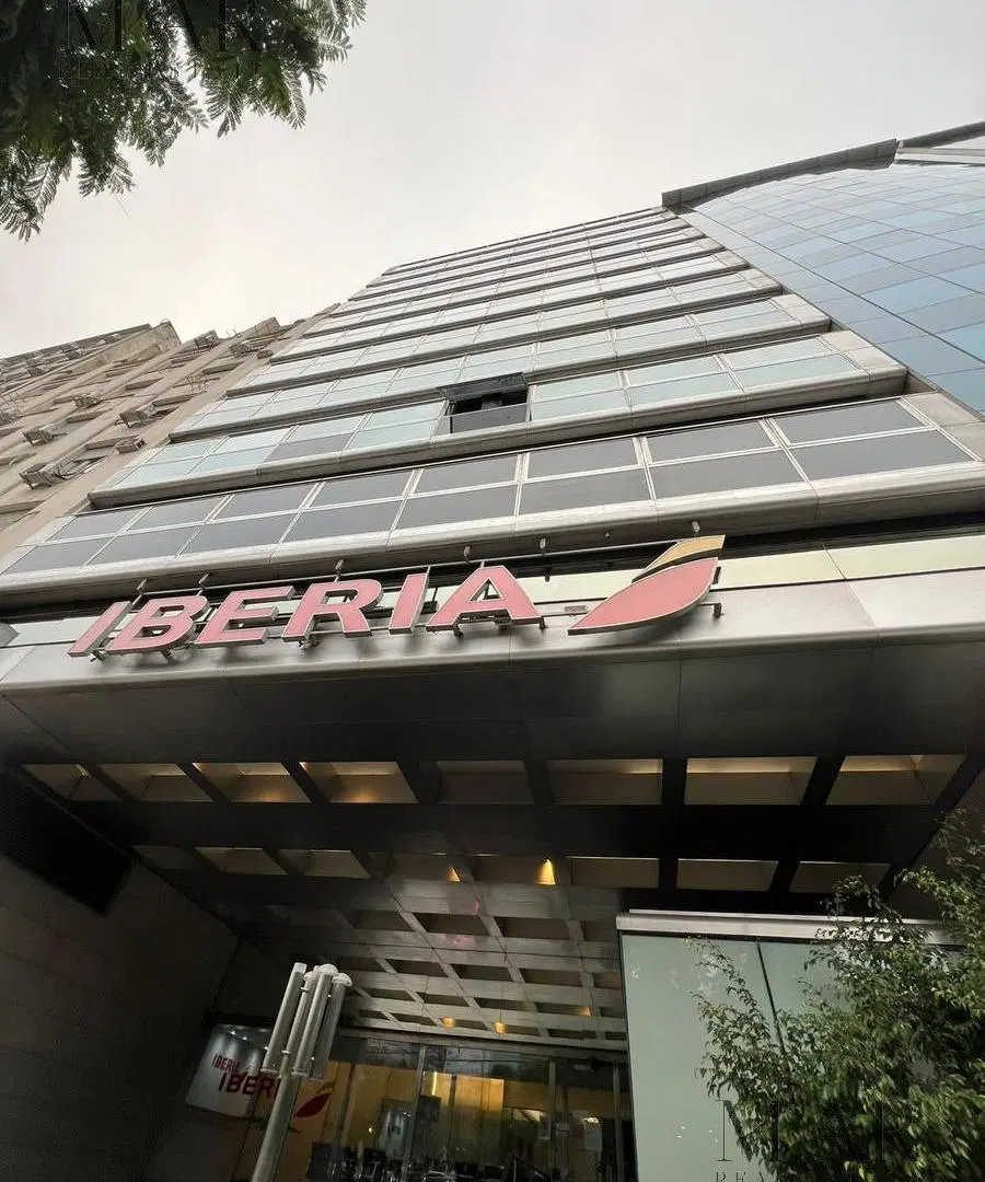 Venta de oficina comercial en Zona Retiro de 600 metros cuadrados 1