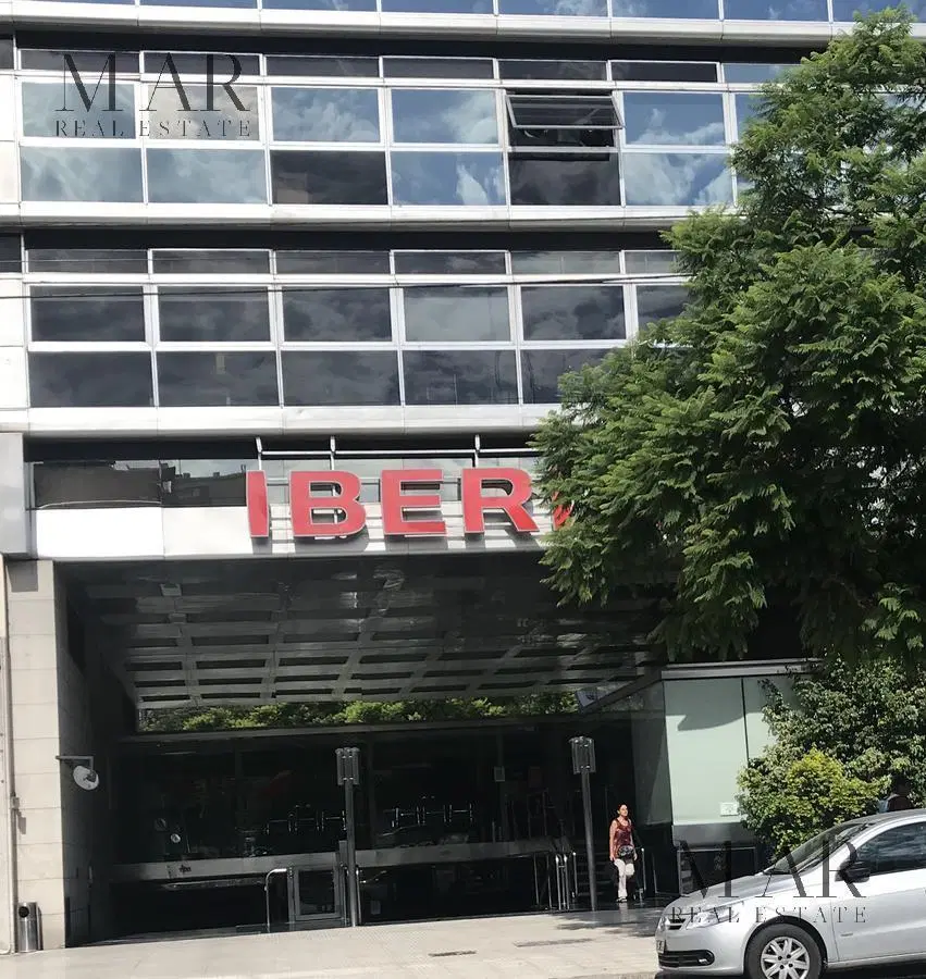 Venta de oficina comercial en Zona Retiro de 600 metros cuadrados 4