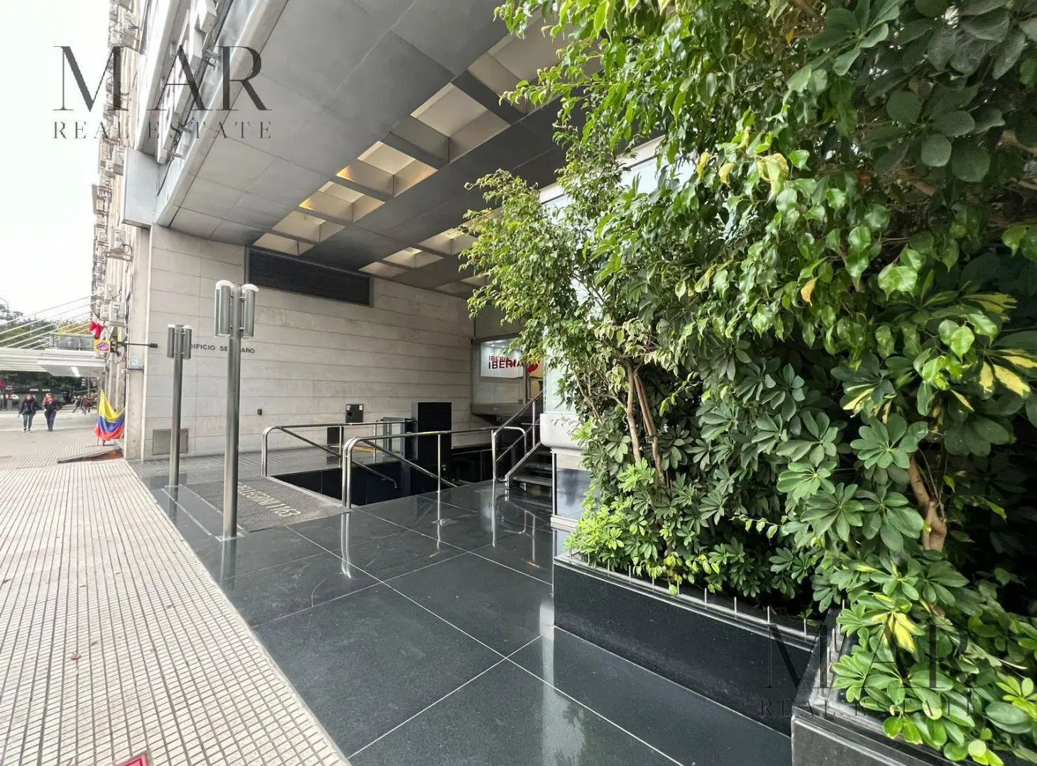 Venta de oficina comercial en Zona Retiro de 600 metros cuadrados 2