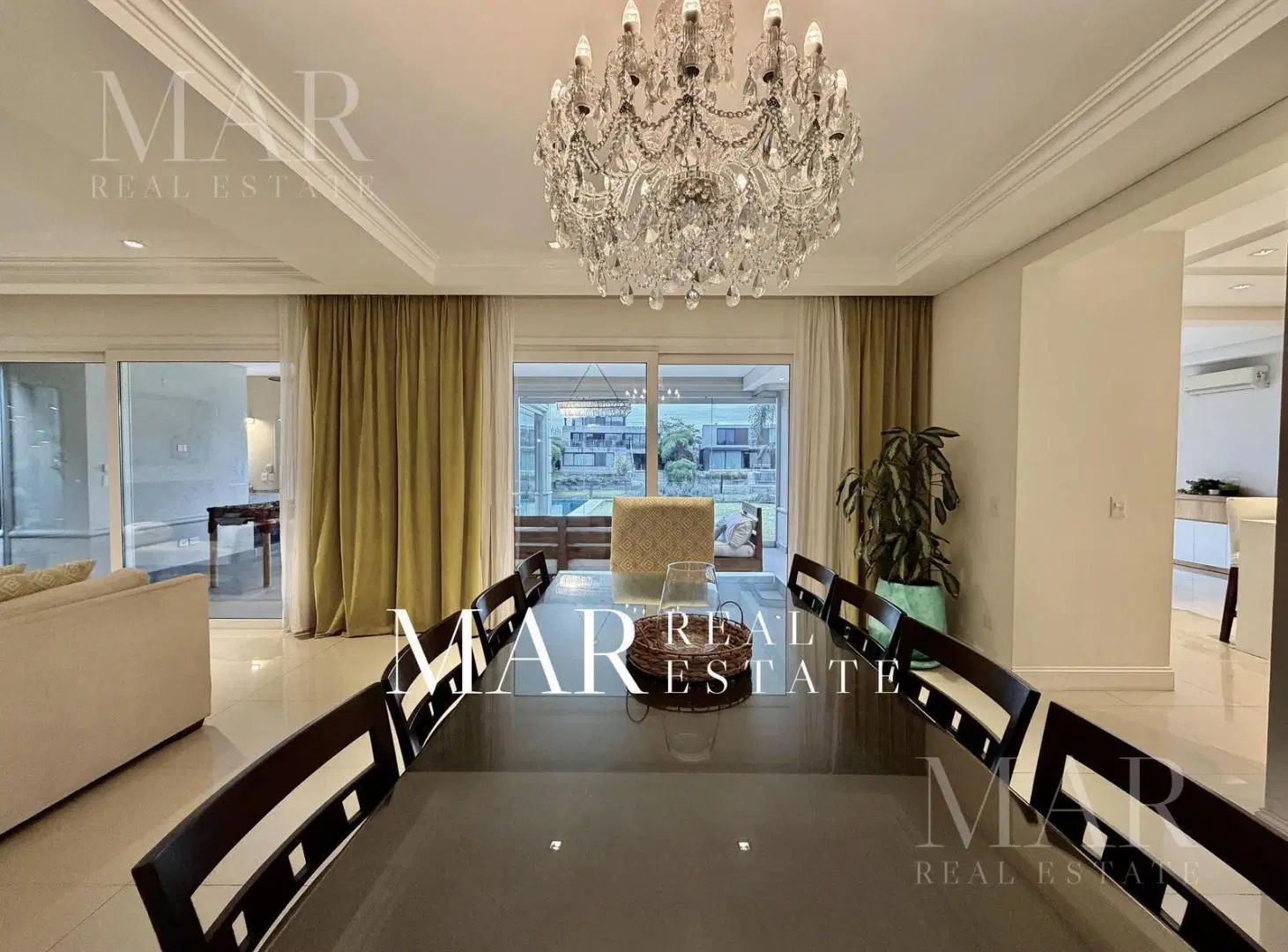 Casa en Venta 4 suites con salida a la laguna. Barrio El Golf Nordelta 3