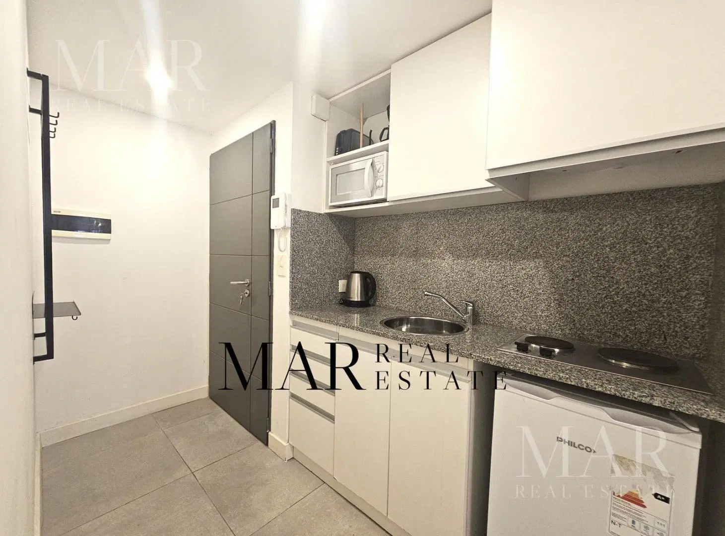 Alquiler Monoambiente dividido, con balcón, amoblado y equipado 5