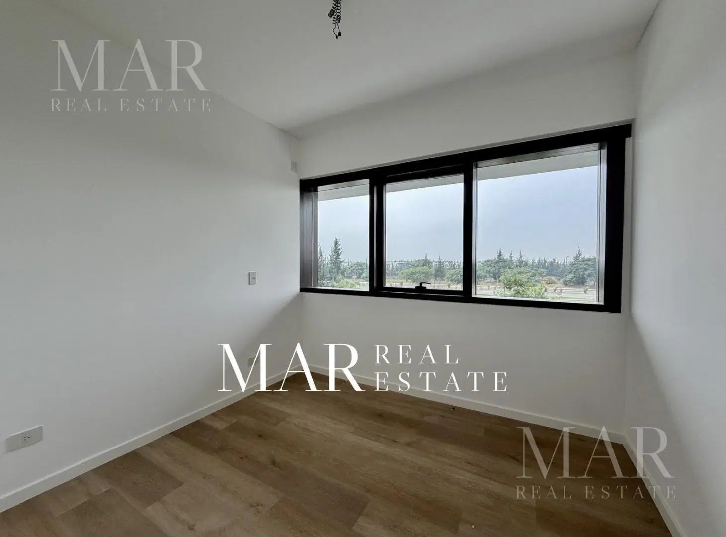Departamento en Venta 3 suites, 2 coch, baulera, piscina y jardín privado, Oceana Nordelta 8