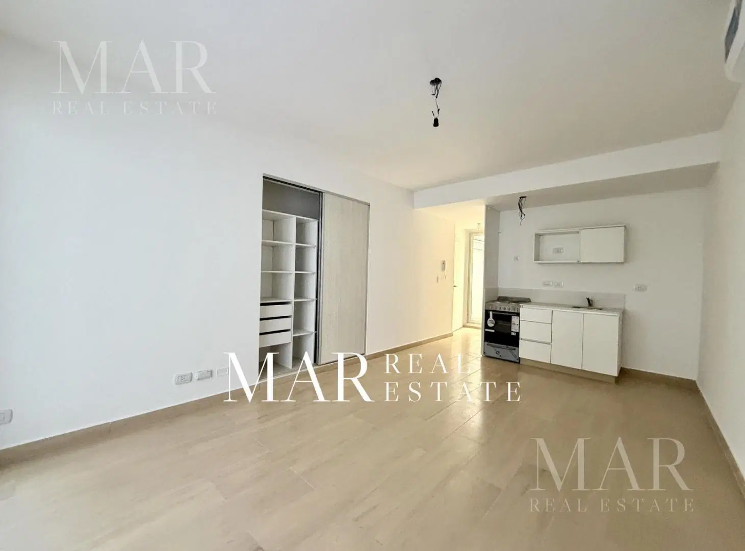 Departamento venta monoambiente divisible con patio 3