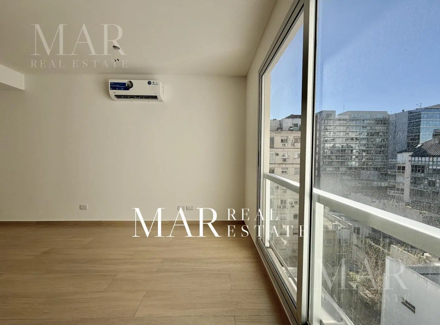Departamento venta monoambiente divisible con patio 2