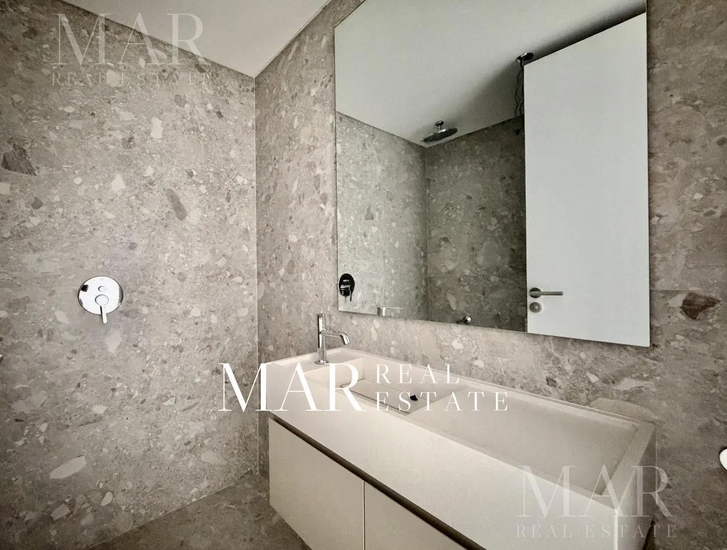Departamento en Venta 3 suites, 2 coch, baulera, piscina y jardín privado, Oceana Nordelta 4
