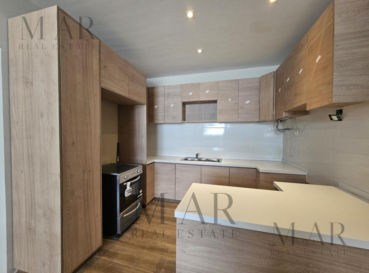 Foto de Departamento 3 ambientes estrenar con terraza y parrilla individual. Coghlan, imagen 2