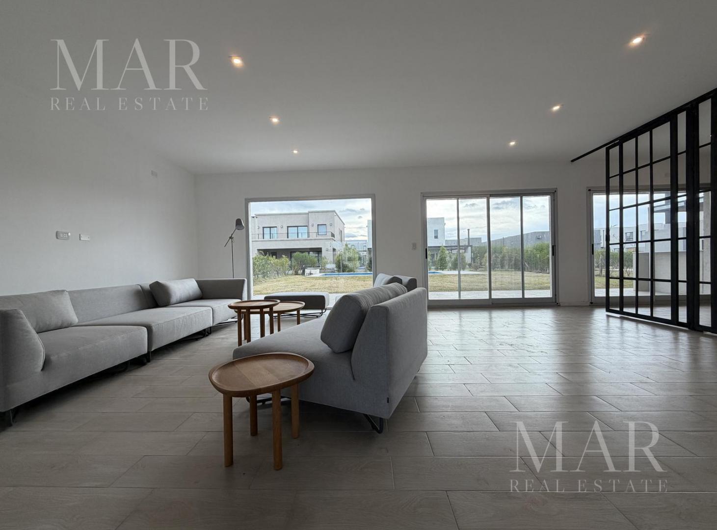 Foto de Casa en Venta 4 dormitorios mas dependencia en Los Carpinchos, Nordelta., imagen 5
