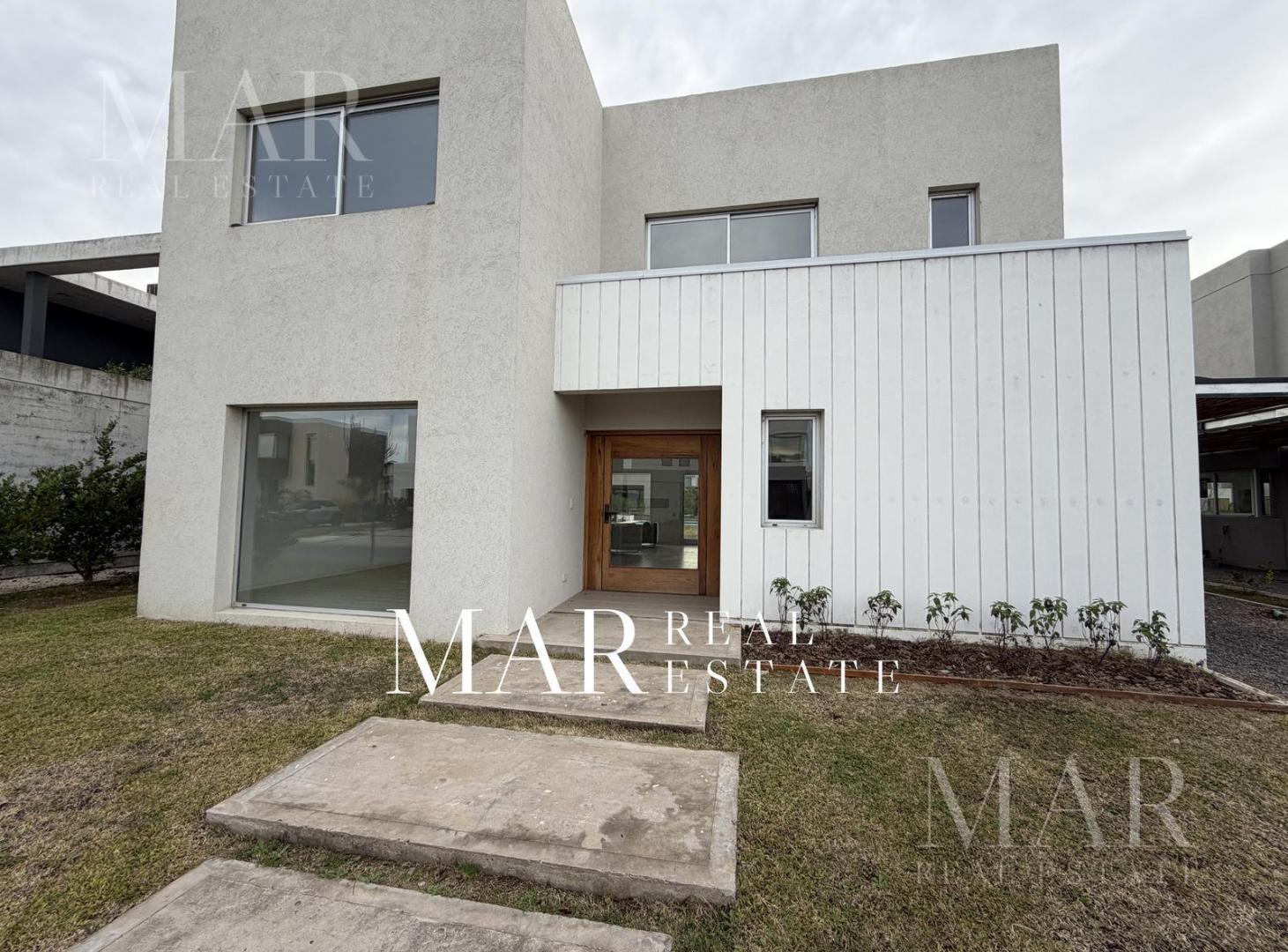 Foto de Casa en Venta 4 dormitorios mas dependencia en Los Carpinchos, Nordelta., imagen 4