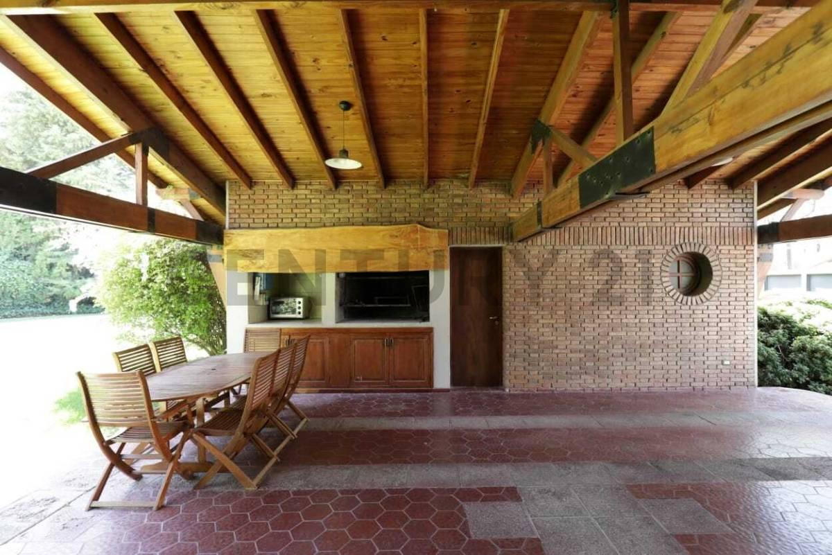 Excelente Casa Esquina en Chacras de Coria - Lujan de Cuyo - Mendoza 2