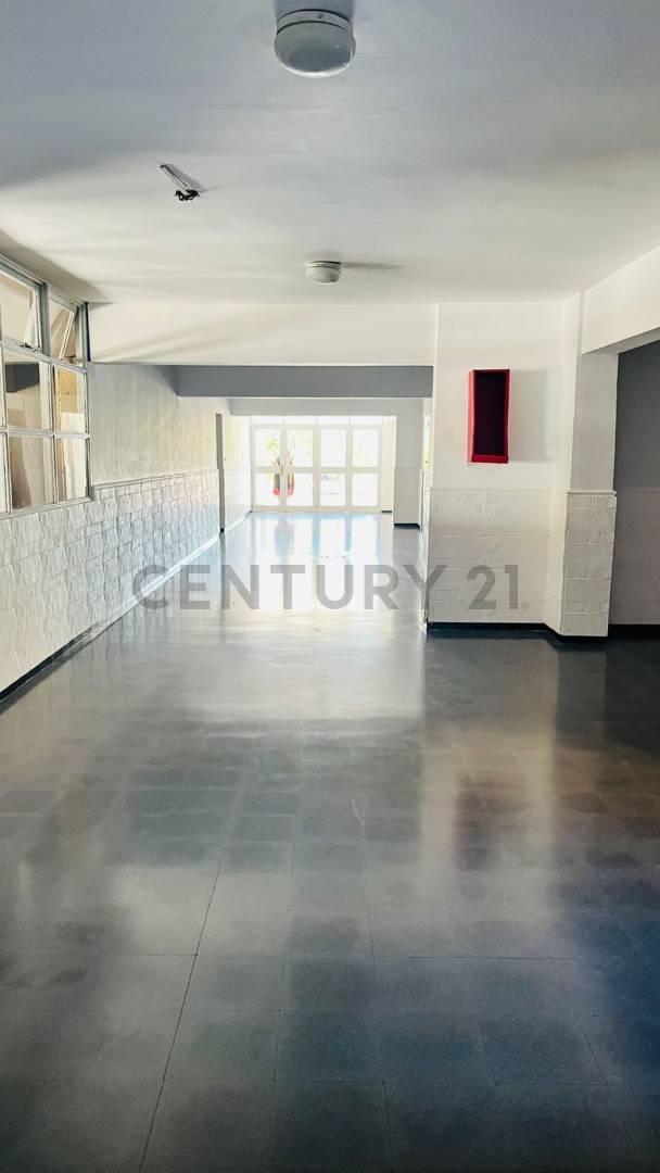 Foto de VENTA DE DEPARTAMENTO DE 3 DORMITORIOS EN 2DO PISO, EN CIUDAD DE, imagen 4