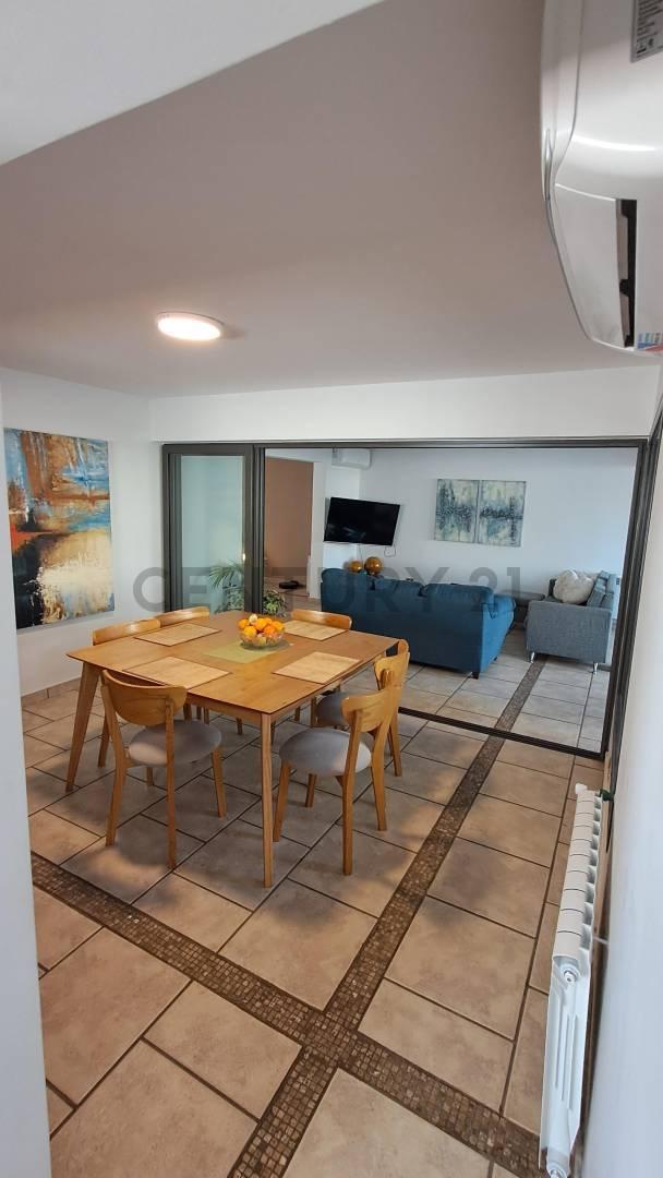 Foto de CASA DE CATEGORIA EN VENTA - VILLA NUEVA, GUAYMALLÉN, imagen 5