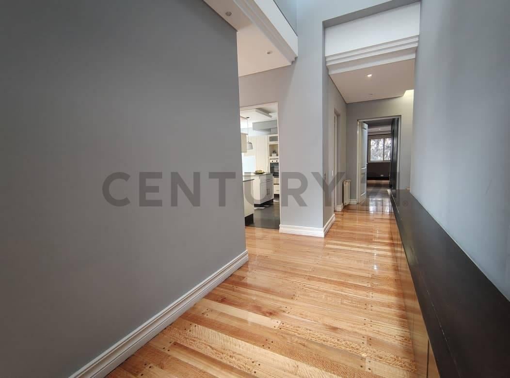 Foto de CASA DE CATEGORIA EN VENTA BARRIO VISTALBA COUNTRY- VISTALBA - LUJAN DE, imagen 1